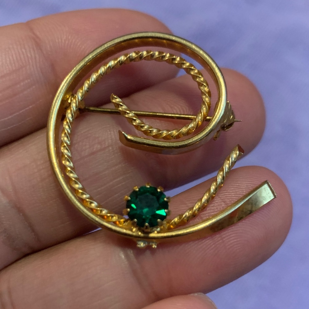 Vintage Gold and Green Brooch
